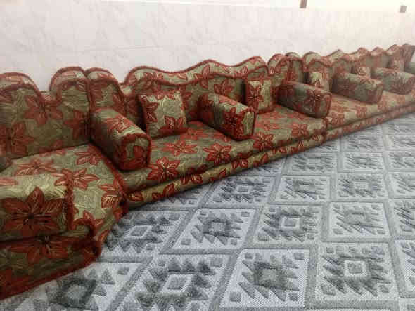 ديوان ارضي اسفنج مميز ٢٠ مقعد
*********** بي وتساب سعر كلش حلو
