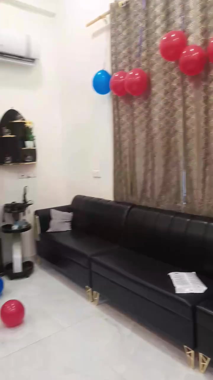 السلام عليكم ورحمة الله صالون موف السيدات عنوان بعقوبه بهرز مجاور جمعيه بهرز للبيع ***********
