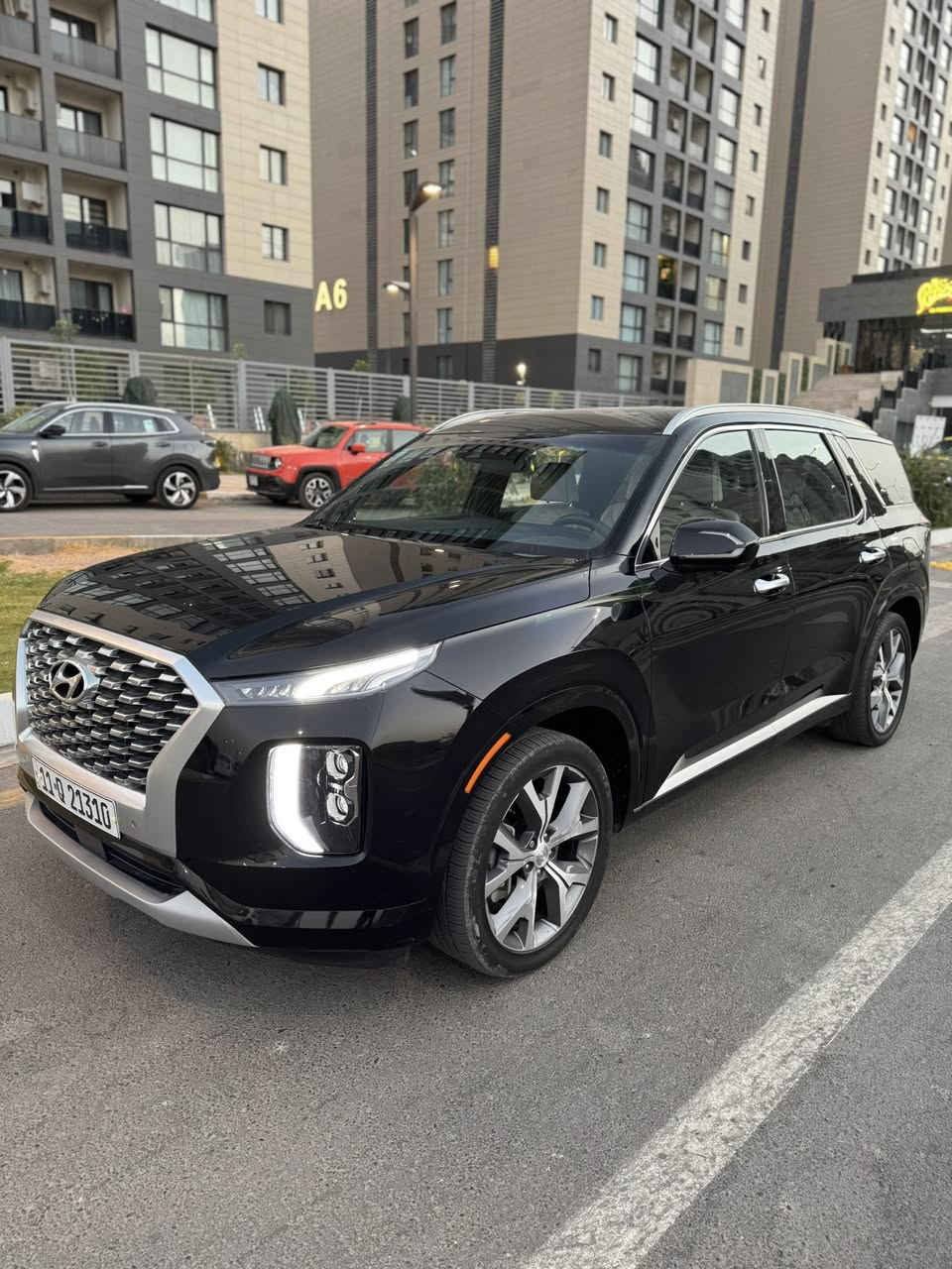 السلام عليكم
للبيع  هونداي بلسايد 2022 limted لون اسود 
حادث كما موظح بالصوره حادث أمريكا فقط 
مكينه كير على وضع الشركه 
ايرباكات جميعها سليمه داخل ابيض ملكي 
بجم كبس على وضع الشركه برغي ممفتوح 
سياره احلى من الصوره
رقم بغداد جديد

المواصفات 1/1
مكينه 6 سلندر 3800
دبل فتحه خلفيه واماميه 
بصمه تشغيل + ابواب 
تشغيل عن بغد
كشن خزن ميموري 
شاشه عرض ( داتاشو )
4كامرات 360 درجه
رادارات 360 درجه 
حساسات امامي + خلفي 
جنطه كهرباء 
شفتات ستيرن 
كيجات الكتروني 
كشن منفصل vip
كشنات حار + بارد + تدفئه ستيرن 
كشنات كهرباء 
اوتو هولد 
تبريد منفصل 3 قطع 
بردات ابواب 
تبريد مركزي 
سايد بريك بصمه
قياده ذاتيه
5 انظمه قياده 
شحن وايرليس 
أناره محيطيه متعددة الالوان
سستم صوت harmen kardon
وباقي المواصفات المعروفه 
مكاني بغداد 
السعر // 224$ وبيها مجال بسيط
***********
متوفر واتساب
