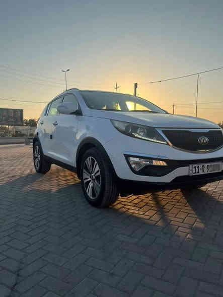 السلام عليكم...
سبورتج 2015 خليجي
 رقم بغداد الجديد..
كير ومحرك بحاله ممتازه..
صدر امامي خلفي جديد 
تخم تاير 
حساسات خلفيه 
مري شفط اشاير بالمري 
لايت زنون + ليد اصلي 
تحكم ستيرن جهتين 
شاشه كبيره+كاميرا 
كروس مثبت سرعه 
مانع تزحلق وانحدار 
نظام Eco الاقتصادي.  
نظام فرامل ABS
ماشيه 117 km
وبعد بيها هواي مواصفات مذاكرهن 
السياره خليجية بمواصفات امريكي 
ومحرك GDi جاهزه وجديده 
السونار مرفق مع الصور👇🏻
الباب خلف السائق صبغ +بارد ممبين بالجاملغ الامامي
 السعر 144$ وبيها مجال بسيط... 
العنوان بغداد /الكرخ.. حي الجهاد 
ه‍: ***********
