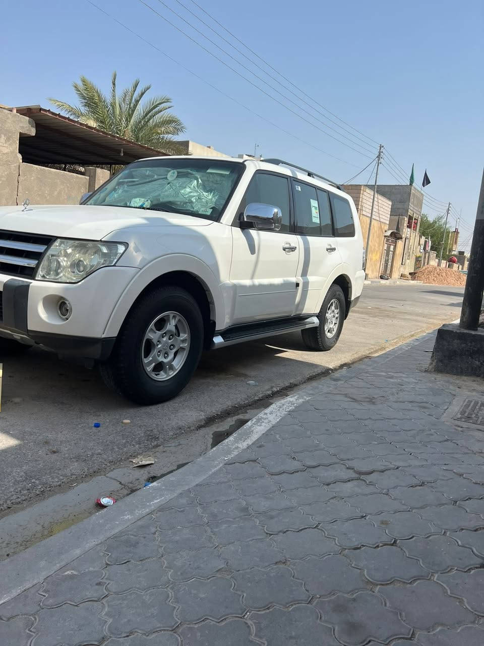 سلام عليكم باجيرو للبيع موديل ٢٠٠٧ سيارة بسمي سنويا ٣٠ فول موصفات ماشيه ١٦٠ سياره كفاله عامه حته من البارد السعر نتصل يم ابو سياره ‭٠٧٧١ ١٣٣ ٤٥٨٨‬
