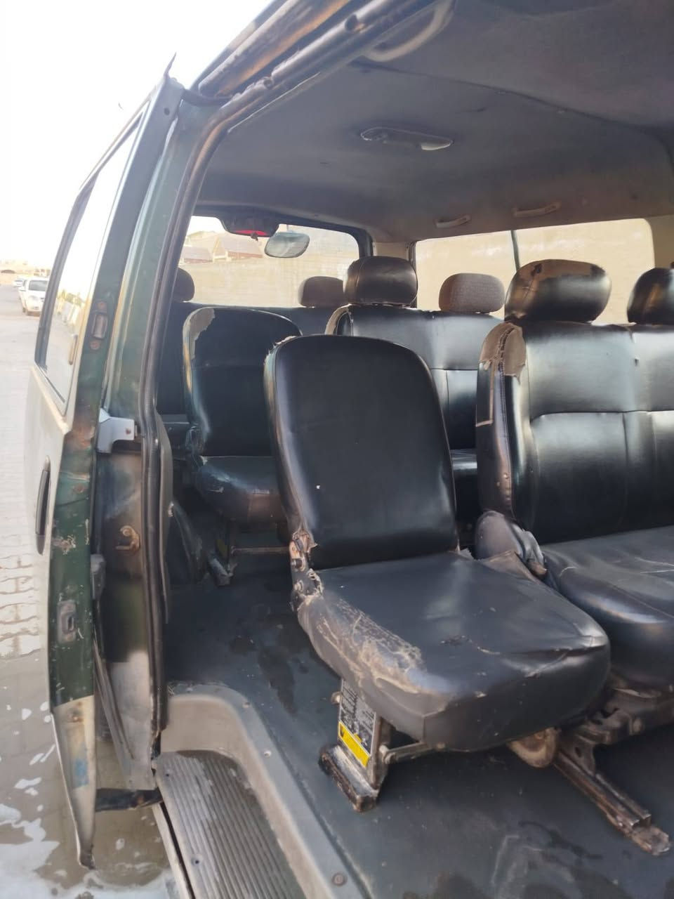 السلام عليكم بريچو للبيع موديل 2001 مصفره هيئه ومرور كير واكسن حاويه مكينه بيه بدايه بخار تخم تاير كهربائيات*********** ضرغام الحسناوي مكان النجف ناحيه العباسيه
