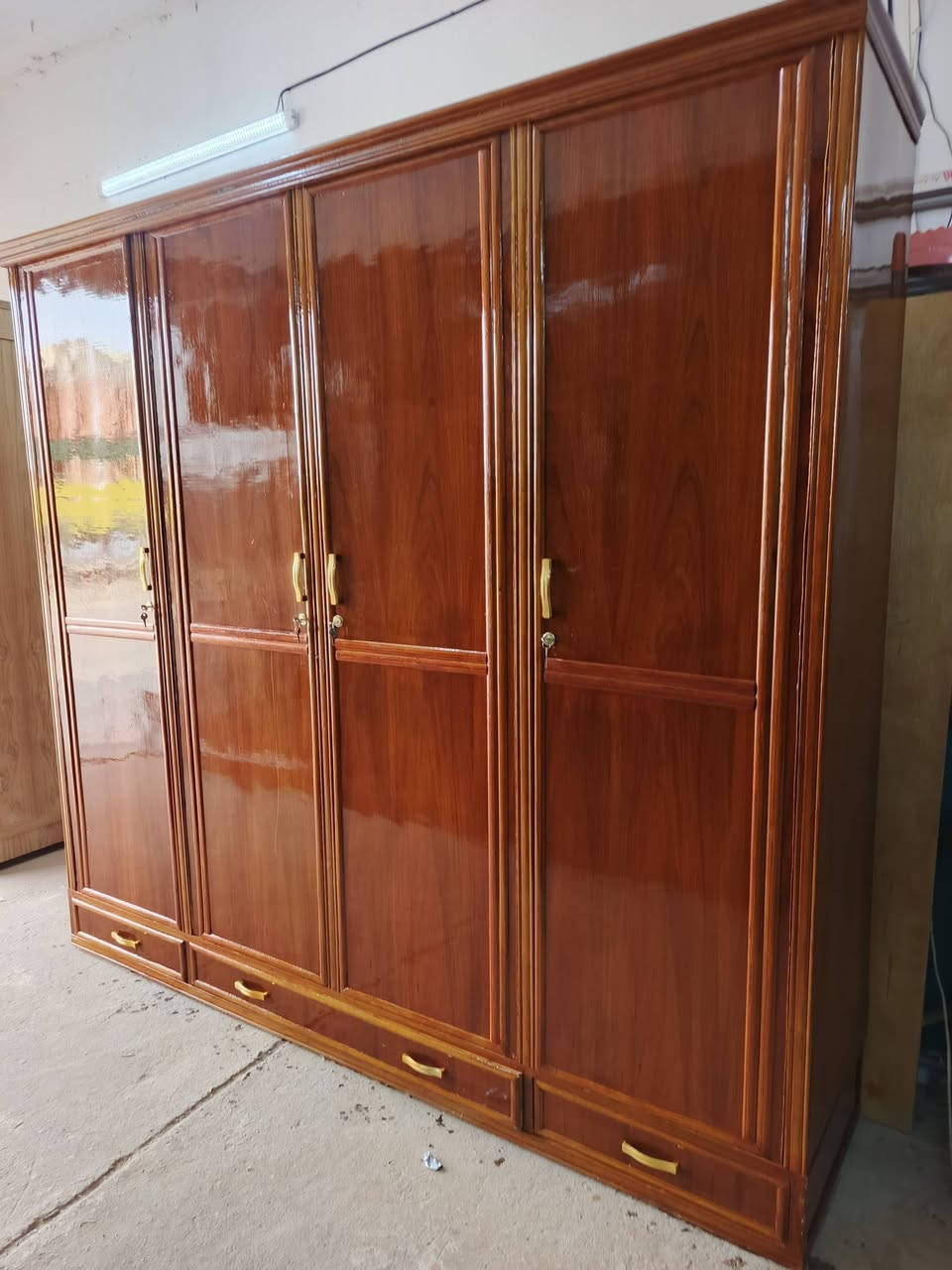 كنتور 4ابواب مستعمل صاج حطاطه الرمادي الصوفيه قرب مطعم قصر الابيض السعر 375بي مجال واتساب ***********
