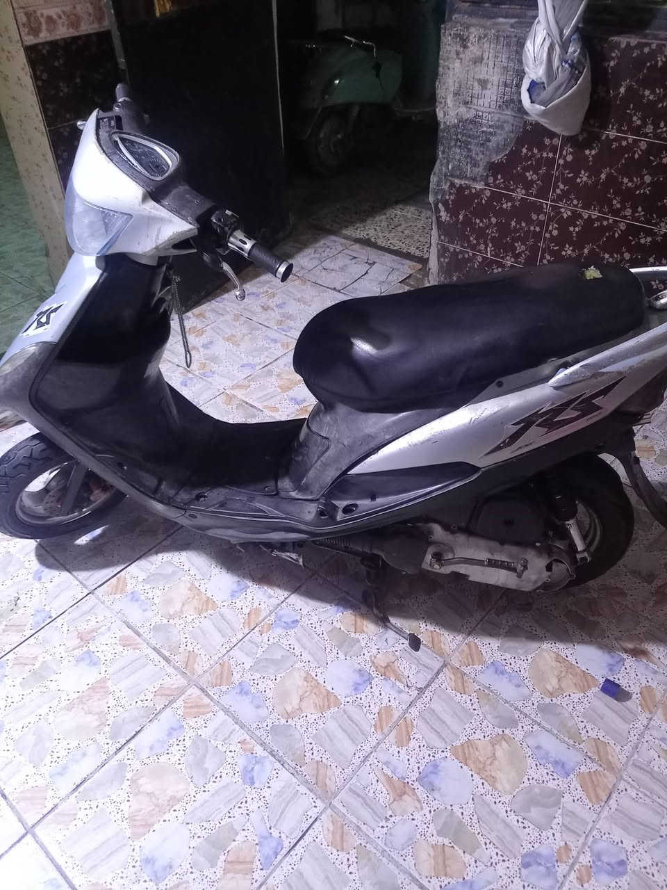 سلام عليكم دراجة ماكس عدلة اللبيع سعرهة 4000 الف وبيهة مجال دراجة نضيفة اورقهة عدي رقم ***********
