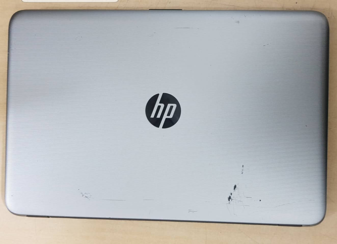 تحية طيبة .. لابتوب hp كور اي 5 الجيل السابع ورام 4 كيكا وهارد hdd 500 حجم الشاشة  15.6 بيها ملاحظة بسيطة مالها تأثير الشاشة بيها سبوت ابيض صغير  و الكفر بظهر الشاشة بي شخوط و البطارية اطول اقل من ساعة تقريبا 50 دقيقة

                      (( السعر ثابت 180 الف دينار  ))

hp 15nia
المعالج  Core i5  الجيل السابع
رام 4 كيكا 
هارد   hdd 500
كارت شاشة منفصل حجم 2 كيكا
حجم الشاشة 15.6 
كيبورد عربي إنكليزي

 للأتصال عادي و واتساب *********** 
شارع الصناعة اوقات الدوام ( 9 - 4 ) يوجد خدمة توصيل داخل بغداد ولجميع المحافظات لمشاهدة كافة الموديلات 
يرجى زيارة الموقع على الفيس بوك ( لابتوب بشير لاين
