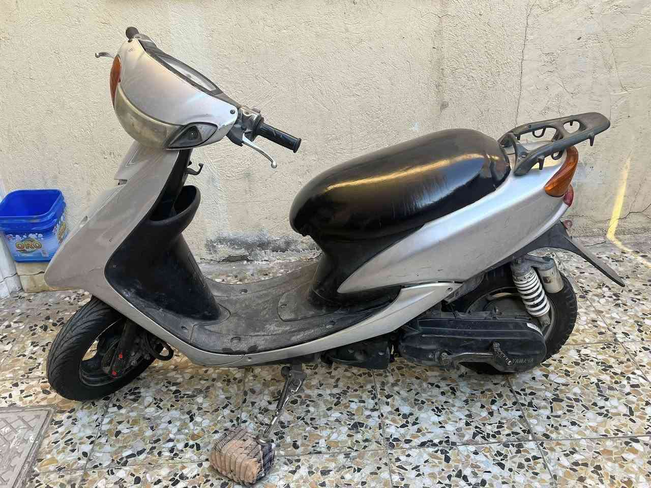 السلام عليكم دراجه عصفوريه للبيع بيها نقوصات جداً بسيطه شغاله سلف وهندر محرك نظيف كفرات نظيفه السعر 300 وبيها مجال بسيط مكاني الغزاليه للاستفسار ***********
