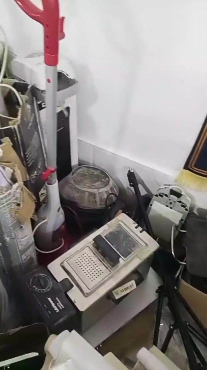 غراض امزون كله جديد ما مستخدم 390قطعه الحجز السعر خاص وعندي توصيل الجميع محافظات العراق الحجز وتساب ***********
