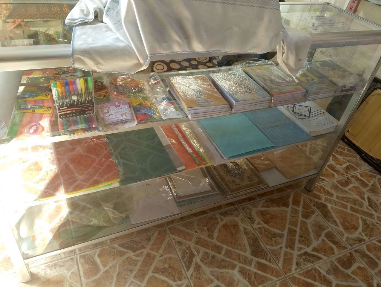 للبيع رفوف جام السعر 300 الف
للبيع ميز الالمنيوم السعر 100 الف 
مكاني خالديه للاستفسار اتصال ع رقم 
***********
