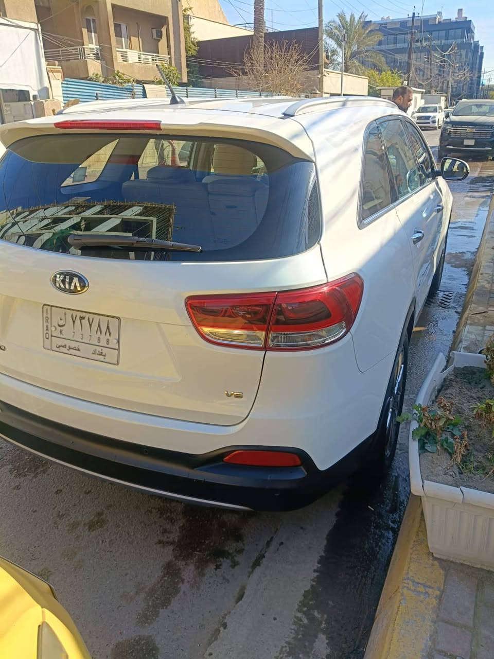 سلام عليكم سياره مكفوله  سورنتو 7راكب بيه بس شخط بلهلال وارد خليجي موديل 2016 مكلف بلنشر العنوان بغداد لامين سياره جديده مال بيت مامتعوبه سعر215وبيه مجال تفاصيل الفيديو لاتصل ***********
