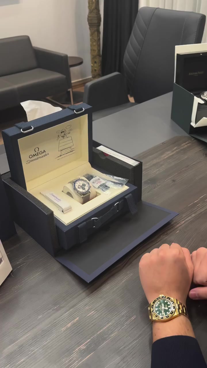 Omega Snoopy  #ساعات #باتيك_فيليب#اوميكا#اربيل#العراق


**إذا كنت صاحب هذا الإعلان وتريد حذفه لأي سبب، رجاءا أرسل رسالة إلى الدعم الفني**