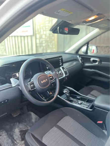 سورنتو2023 وارد امريكي مامرقم حادثها باب الصندوق على كد شبرين فقط ومبدل حجم المحرك 2500سياره ماشيه42الف سعر سياره235 مكاني بغداد الجديده شارع المسبح رقمي *********** بغداد
