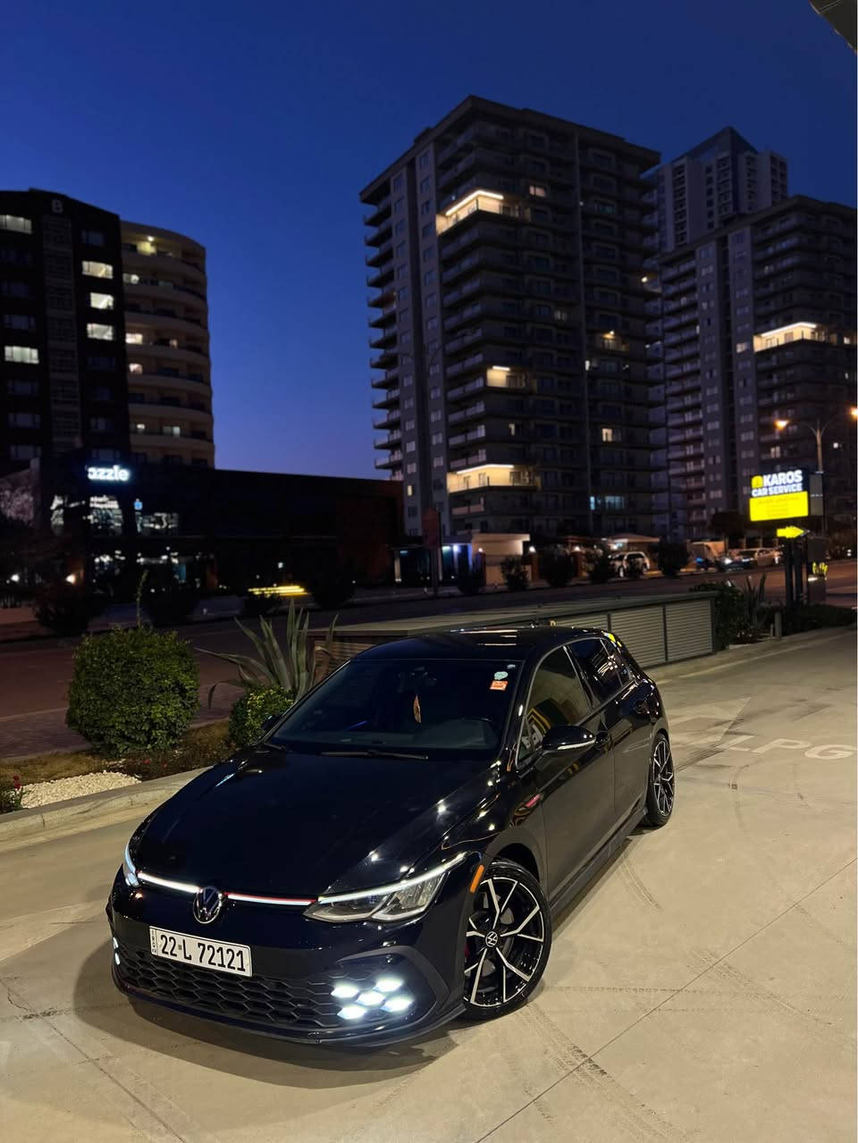 السلام عليكم
گولف GTI مەکینە ٢.٠ توربۆ
مۆدیل ٢٠٢٢ شکڵ نوێ
ڕەنگی ڕەشی قەتران
ماوەی ڕۆیشتن ٤٩ هەزار میل
بەسمە و شاشە و حاسە و ڕاداری پێش و دواوە و لاتەنیشت،چوار مۆدی لێخوڕین (ECO,NORMAL,SPORT,CUSTUM)
لایتی لید و عدسە و زینۆن و بلاجکتۆری ٥ لید بیلادی
داون پایپ ئەسڵی و شوتەی ئەسڵی لەسەرە دەنگێکی خۆش و قوەتێکی باشی هەیە،بەرمەجە نیە
تەنها بۆنیتی بۆیاخە لەگەڵ یەک پەڵە چەمەلغی سایەق 
پێش و دوای کەپسە ئێرباک نەتەقیوە و ڕادێتەری بیلادی
سەنەوی و ژینگەی تازەیە تا ٢٠٢٨ بە ناوی خۆمەوەیە
تاقم تایە و ویلی R شکڵ نوێی بۆ بەستراوە
دەعامی بۆ دەعامی بە شەرت یەک دینار مەسرەفی نیە
سعری ١٨٩ وەرەقە و مەجالێکی کەم
شوێن/سلێمانی
*********** السليمانية, العراق
