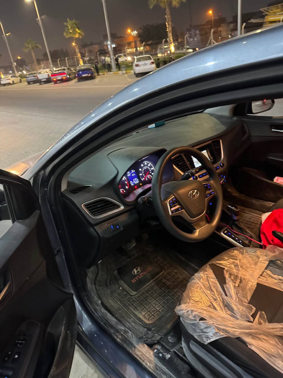 السلام عليكم اكسنت 2020 وارد امريكي لون نفطي بجم كبس حادثها فقط حوض جنطة ب امريكا وبيها صبغ بس بالجنطة السيارة نظيفة وعلى ايدي ماشية ٤٩ گير at المرغوب محركها 1.6 dohc دوش تبريد كلة فول خير من الله السعر ب ١١٥ وبيها مجال للشراي رقمي للتواصل *********** مكاني بغداد الغزالية بغداد, العراق
