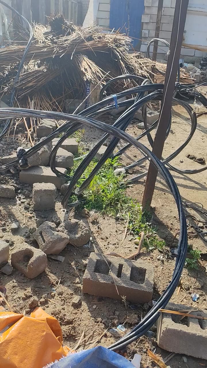 السلام عليكم اغراض مستخدمه جينكو +باري +شخاط +شيلمان +ضفيره 40 متر ***********
