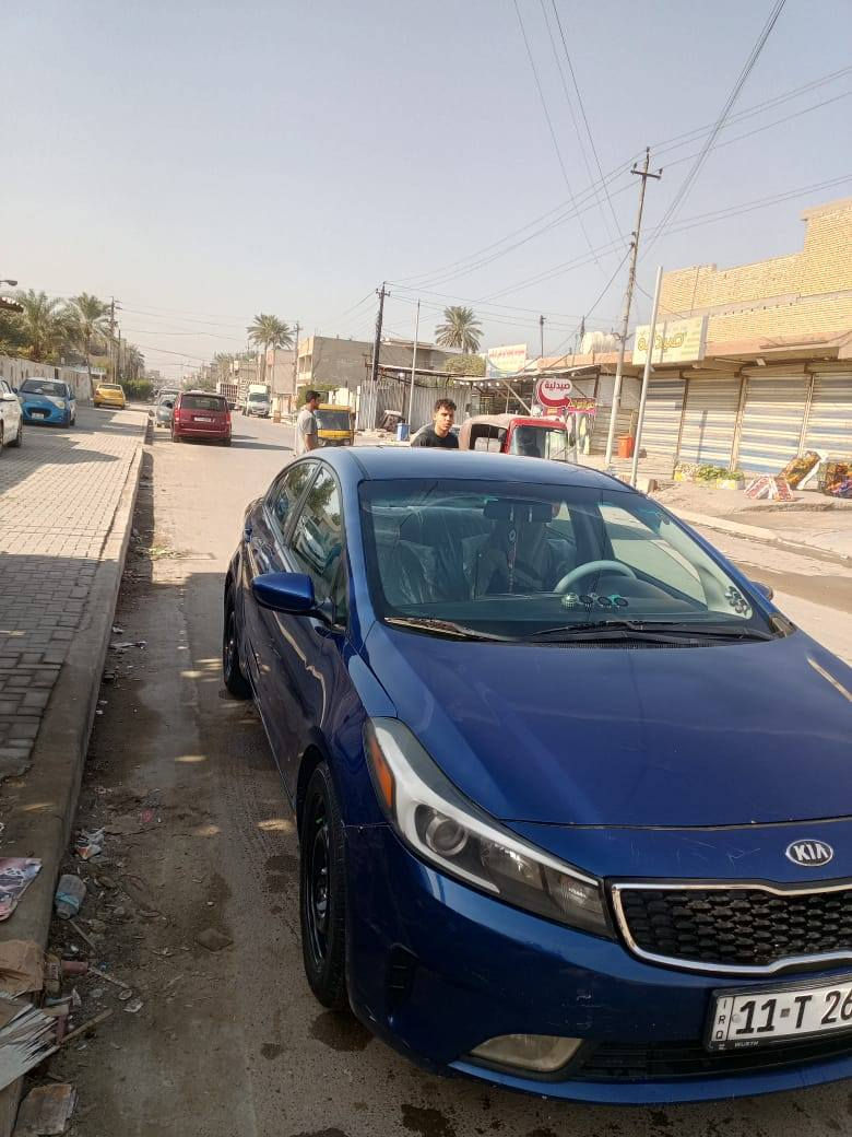 سلام عليكم فورتي مديل 17 بيها بس جاملغ وبنيد بدون دواخل تخم تاير جديد صدر امامي خلفي جديد سياره مال جناي ما تصرف عليها ربع دوشمه سفريات ذاك ليوم سويتهن عنوان بغداد الشعب *********** الشراي يتصل السعر 113وبيها مجاي حق الجيه
