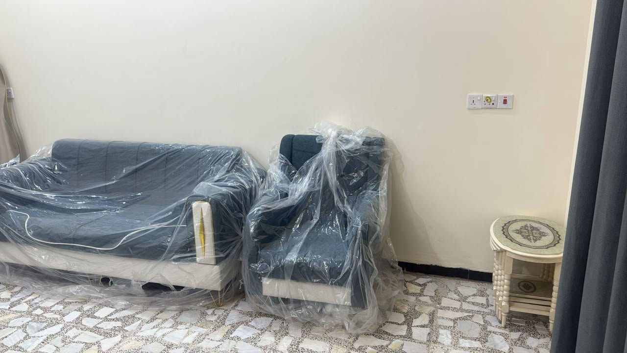 سلام عليكم تخم قنفات بالجيس ماكفن بالاستقبال للبيع مكانهن سبع قصور سعر 500وبيهن مجال***********
