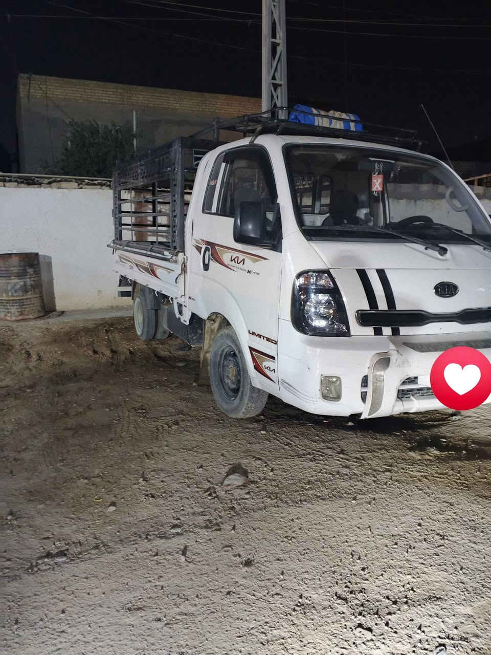 سلام عليكم
كيه حمل 2010 
مجفت جديد مصار 20يوم شرط كله اصلي 
تخم ورك جديد 
تخم تاير خلفي ابو سيفين 
صدر امامي خلفي جديد 
بيه طخطخات بل بيبان 
وبيه صبغ بل التكمه الفوك البنيد مشر عليه 
بدون اي حادث قوي 
محدثه 18
***********
سعر 87 وبيه مجال 
السياره صارف عليه لن جناي 
حلين معتاز فلوس مراوس فونتيره او بيع 
اتصل وسهله 
مكاني بابل 
سنويه نكليزي هزه ما ساقطه بعد 5 اشهر 
ارقام فقط تستلمهن  رقم كربلاء مميز
