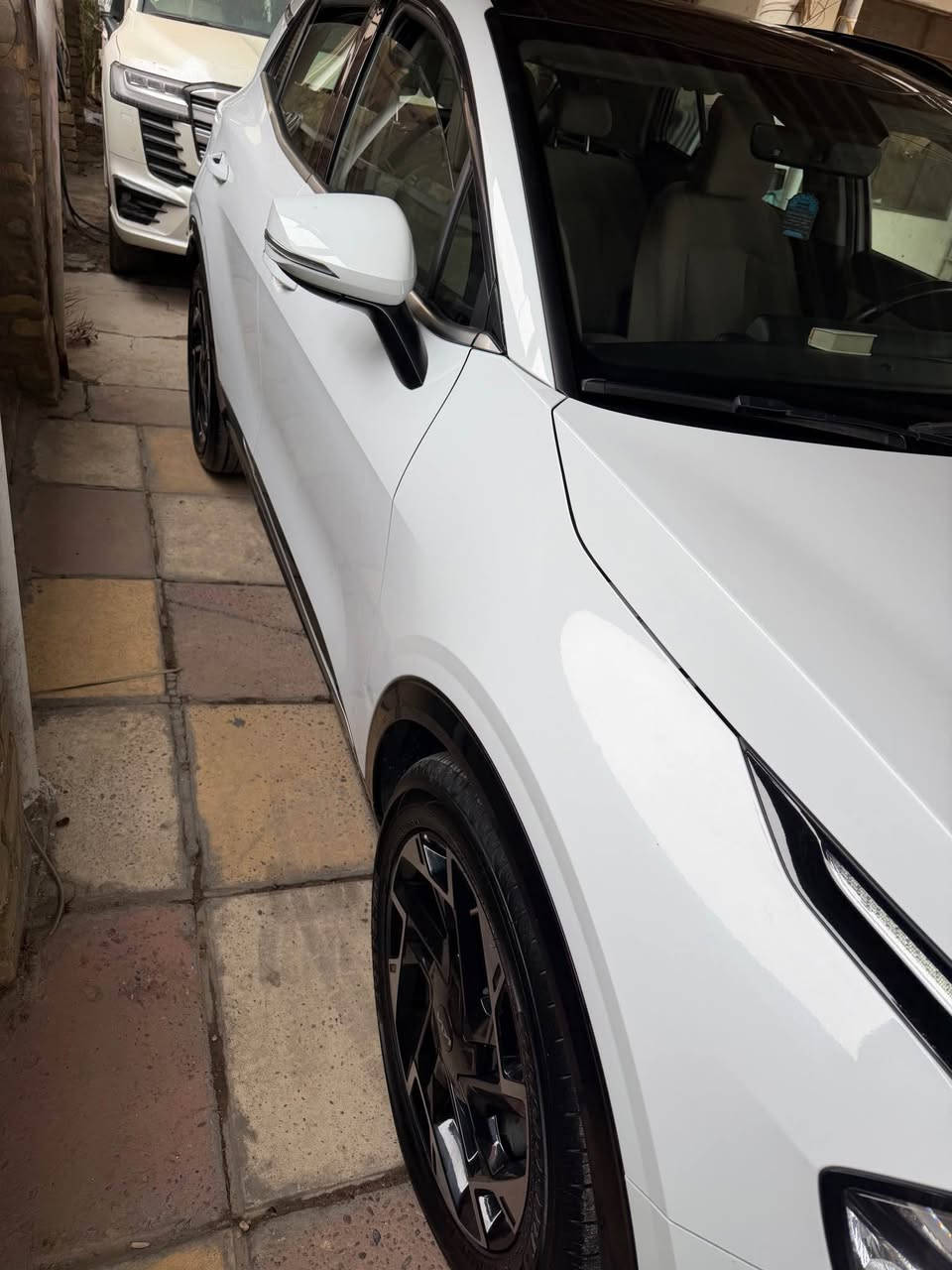 سلام عليكم سبورتج 2023خليجي بانوراما فول الفول. مكفوله كفاله عامه من الرصعه والبارد والصبغ والخدوش ماشيه 39 الف كيلو
رقم بغداد ب اسمي تحويل ثاني يوم تحويل جديد وهزه جديده السياره جاهزه من كلشي 
موصفاته  
بصمه + بصمه أبواب 
تشغيل عن بـــــعد 
تبريد قطعتين 
كشنات تدفئه 
هيتر استرين 
سايد بريك بصمه 
كشنات كهرباء 
اشايرر ب المري + شفط 
شاشه كابر بلي 
كأمره خلفيه 
حساسات أمام خلفي جانبي 
اوتو هولد 
السعر228 وبيها مجال 
موقع السيارة بغداد 
هـ/*********** بغداد, العراق
