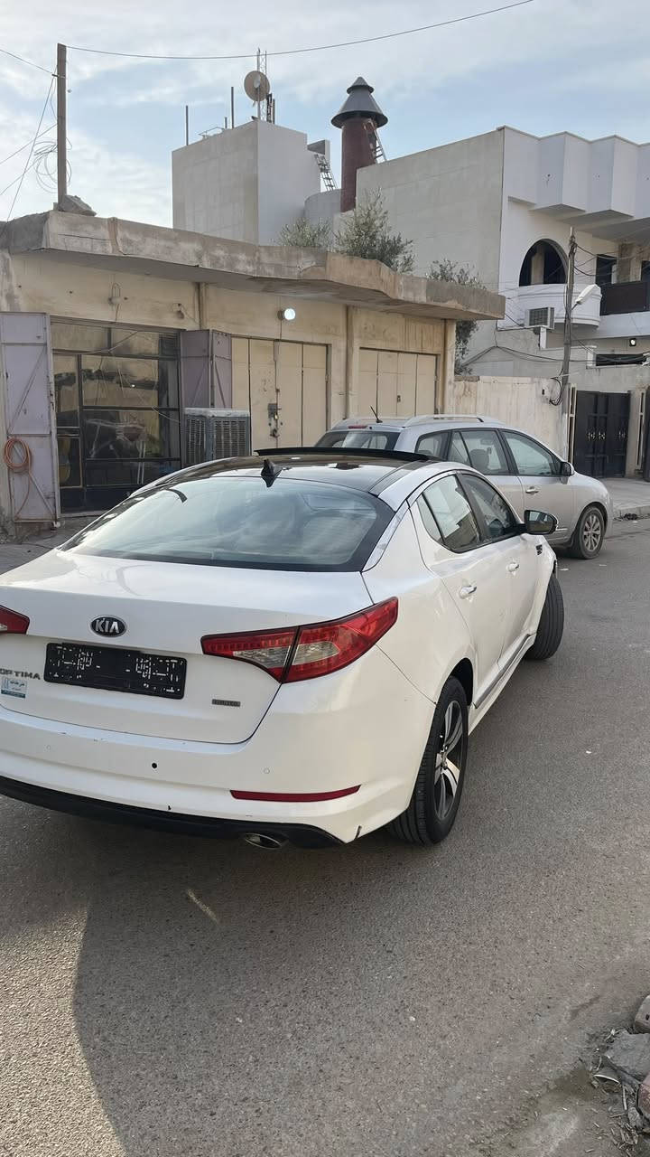 اوبتما 2011 خليجي Vip
السياره فول مواصفات للأخير 
ماشيه ٢٤٠ الف 
السياره بيها ٤ قطع صبغ او ٥ ابيع حزام كفالة من دواخل ولغود وشواصي  
السياره جاهزه من كلشيء 
برغي مناقصها 
ارقام بغداد الرقم الجديد 
هزه جديده بشهر ١٢ 
سنوية 2031
السعر : 105$
العنوان : الرمادي 📍
للأستفسار : ***********
