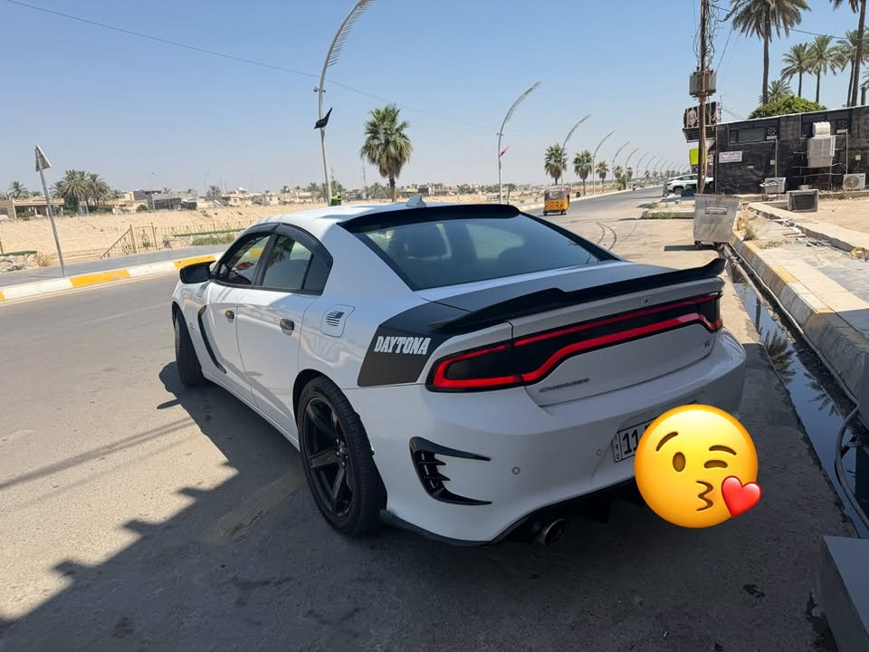 جارجر ارتي 5700
2018
رقم بغداد سنويه لل 31
حادث بنيد مبدل بدون لغد ولا شاصي بيه جاملغ خلفي عكس سايق رش مواصل للتكمة 
ماشيه 83 الف ميل
عليه ادامة كاملة قبل شهر
لد متغير 
دبات كورسا

***********
