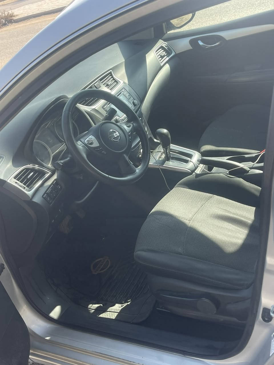 السلام عليكم 
نيسان سنترا للبيع موديل ٢٠١٨ السياره بيه جاملغ وبنيد  السياره حلوه ونضيفه 
مكاني بابل السكندريه 
السعر (110)وبيها مجال 
للطيبين /***********
