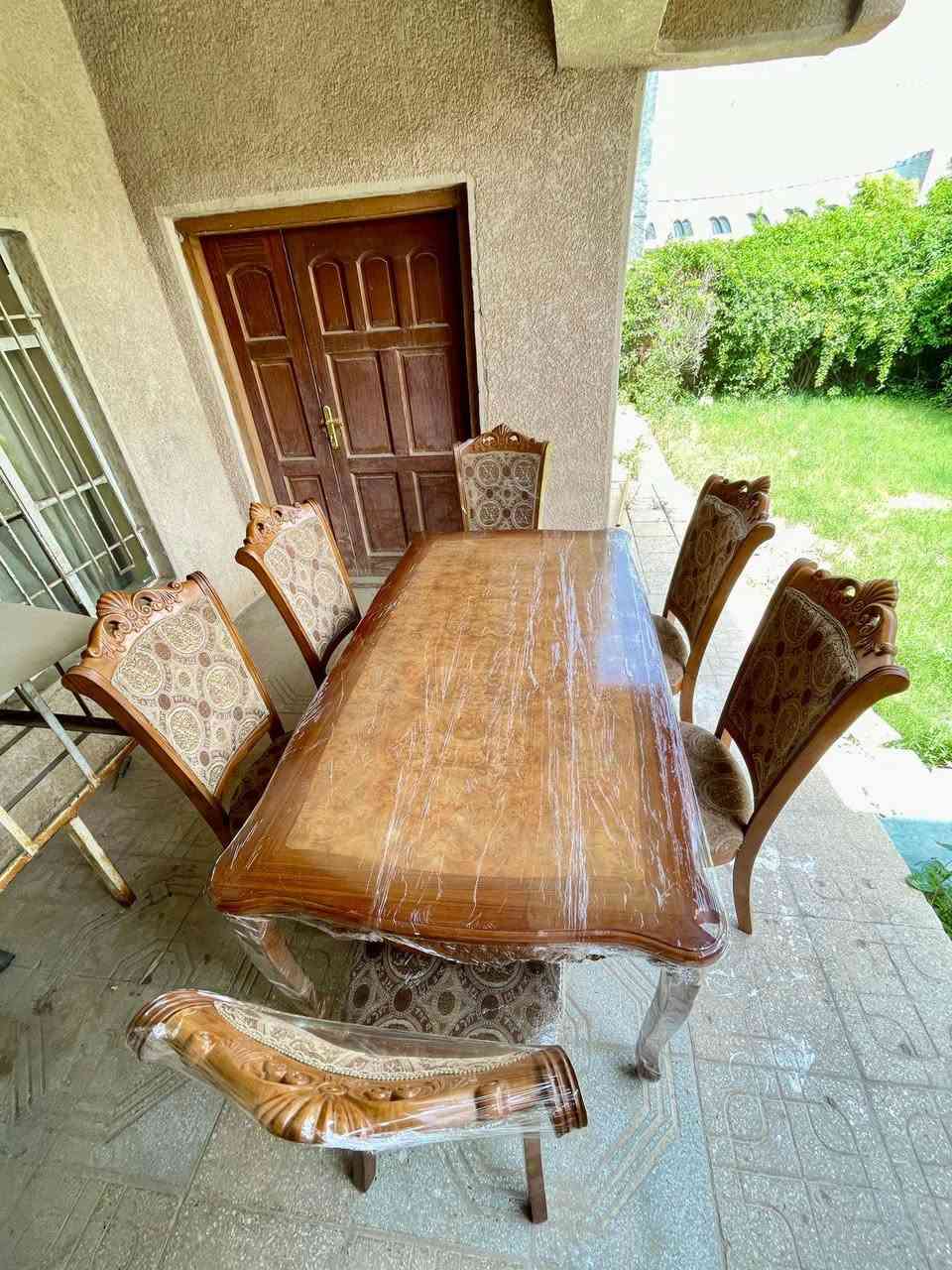 ميز طعام جديد مثل ماموضح بالفيديو للبيع فلوجه حي تائميم التواصل واتساب ***********
