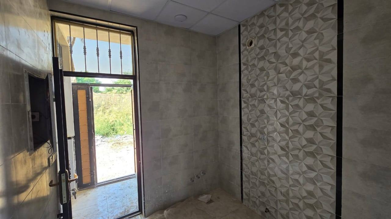 #دار حديث #أللبيع #طأبقين في كربلاء عكد بليبل #خلف #الكراجات شارع ميثم التمار #10دقيقه مشي الامام الحسين عليه السلام يصلح دأر سكن حسينه #ألزوأر  يتكون من  غرفتين نوم وصأله مطبخ أستقبأل مغأسل دأخل وخأرج  ألمسأحه 50 متر طابو زراعي قرار محكمة سند25 توجد خدمأت كأمله مأء كهربأء مولد تبليط مجأري للأستفسأر يرجى أتصأل على ألرقم ألتألي يوجد وتسأب فأيبر يمو مأسنجر  ***********
***********
