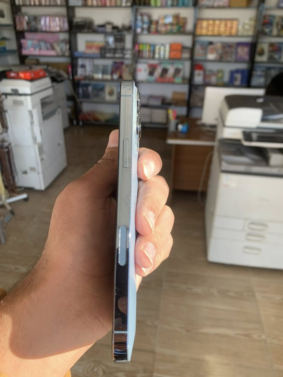 السلام عليكم من رخصة الادمن
آيفون 13برو ماكس
ما مفتوح 
ذاكرة 256
بطارية 🔋 95
بي ضهر مفطور 
وخدش بل شاشة فقط 
كلشي شغال السعر 550
للتواصل علا الرقم ***********
