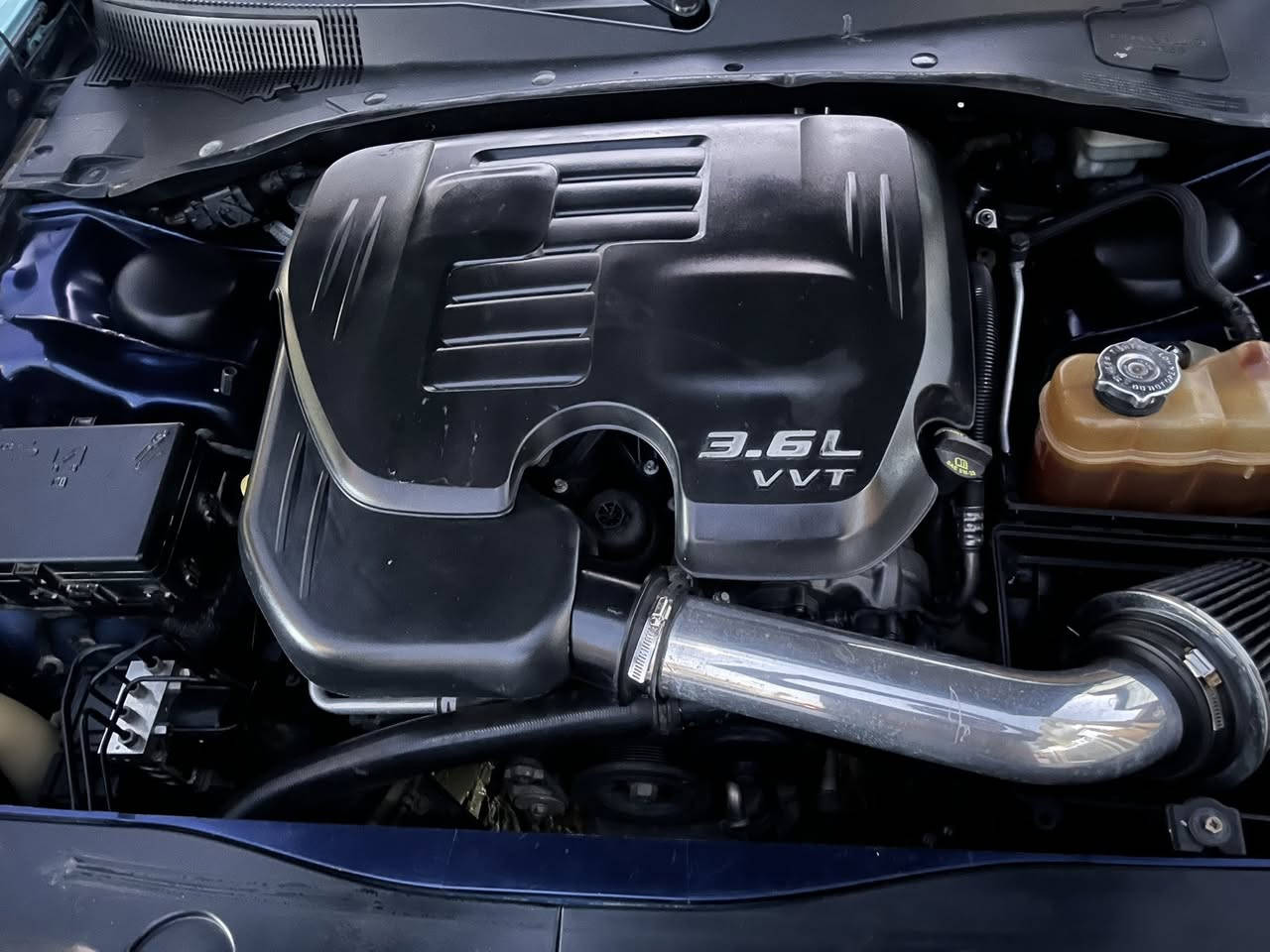 سلام عليكم دوج جارجار بيع 2013كير مكينه حداديه تبريد قطعتين مكينه 3.6 لون اصلي بحري  مصبوغه جماليه بالسنويه ازرق غير محدد لغد شاصي مكفول سنويه باسمي رقم بغداد تحويل نفس اليوم سياره مال بيت ما ماشيه على خط سياره وراد امريكي سونار موجوده ضربته موجوده متواجد واتس وع خط وهذا رقمي ***********مكاني الدوره ابو دشير السعر 145وبها مجال
