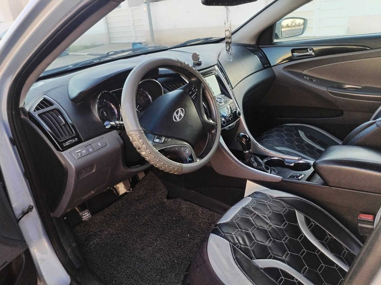 سوناتا ٢٠١٣ وارد امريكي
فول مواصفات Limited
رقم انگليزي
بانوراما
تدفئة كشنات
تحكم ستيرن
شاشة
بصمة
محرك GDI 2400
السعر ٩٣ وبيها مجال
مكان السيارة كربلاء
للإستفسار  ***********
