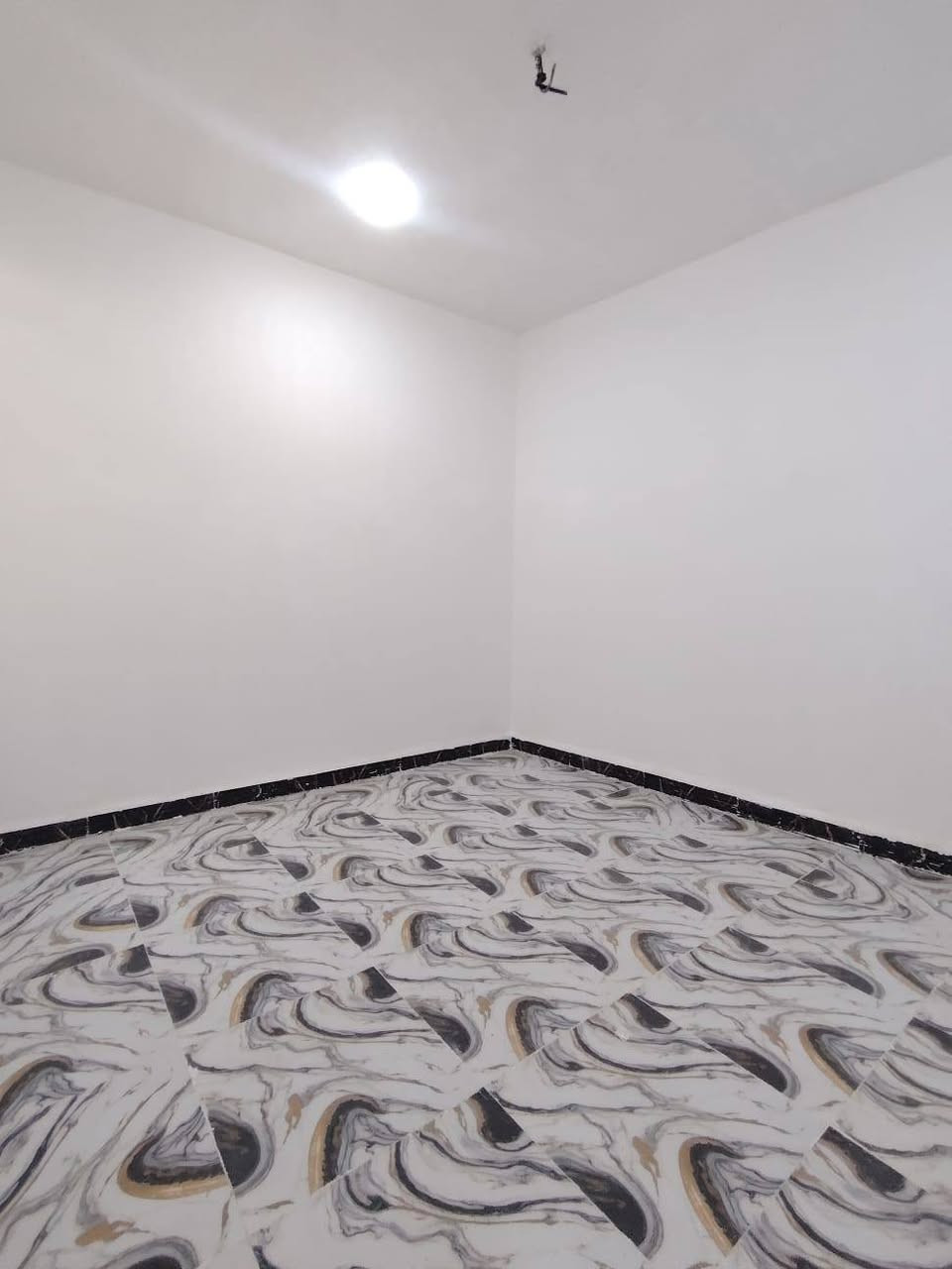 للبيع 50متر درجه اولى موقع حلو
اسعر 19وبي مجال 
 النجف الاشرف عله شارع المطار اصب مقابل ملحق قريت الغدير 
بناء فول طابوق جمهوري واساس وسقف صب كونكريت 
تبليط الباب البيت 
سند 25طابو زراعي  
للستفسار ***********
