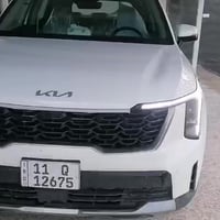 سورنتو فول مواصفات للبيع  حسب ما موضح بالفيديو للاتصال ٠٧٧١٨٦١٨٦٩٩