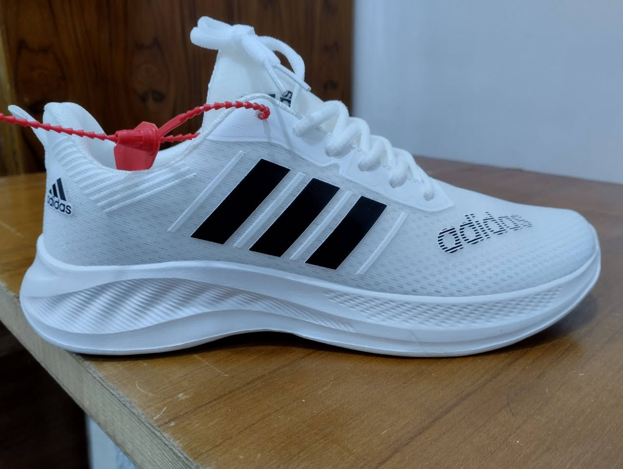 القطعه 20  الف واصل الكل المحافظات العراق 
اديداس ونايك 
فقط هذني القطع


**إذا كنت صاحب هذا الإعلان وتريد حذفه لأي سبب، رجاءا أرسل رسالة إلى الدعم الفني**