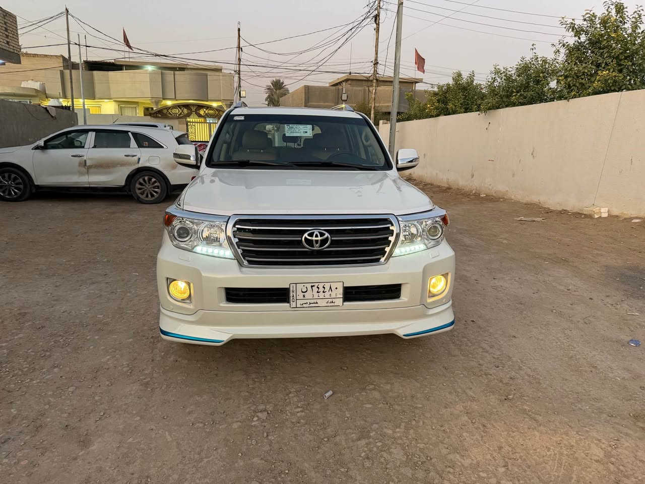 السلام عليكم 
لاندكروزر موديل 2012
سيارة مكفوله
مواصفات البريم معروفه فول واحد على واحد محرك 8
كير محرك صدر تخم تاير كله مكفول 
رقم بغداد باسمي تحويل مباشر
سيارة ادامه سيرفر من الدعامية للدعاميه
للاستفسار الاتصال 
*********** بغداد, العراق
