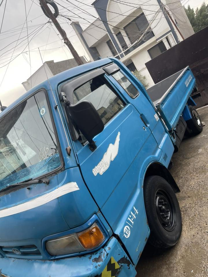 كيا موديل 96 بسمي رقم بغداد 11 إنكليزي  سنويه جديده وداخله هزه ومصفره موروريات السياره نفس ما واضحه كدامك كير محرك اكسل وشاصي شعار مذكور وباتري وداينموا وكهربائيات كلها كفاله نقصها تخم تاير ودوشمه واخياسات بسيطه بالكاعيه الشراي يتصل  مكناها بغداد الدوره ***********589 مكلف بالنشر
