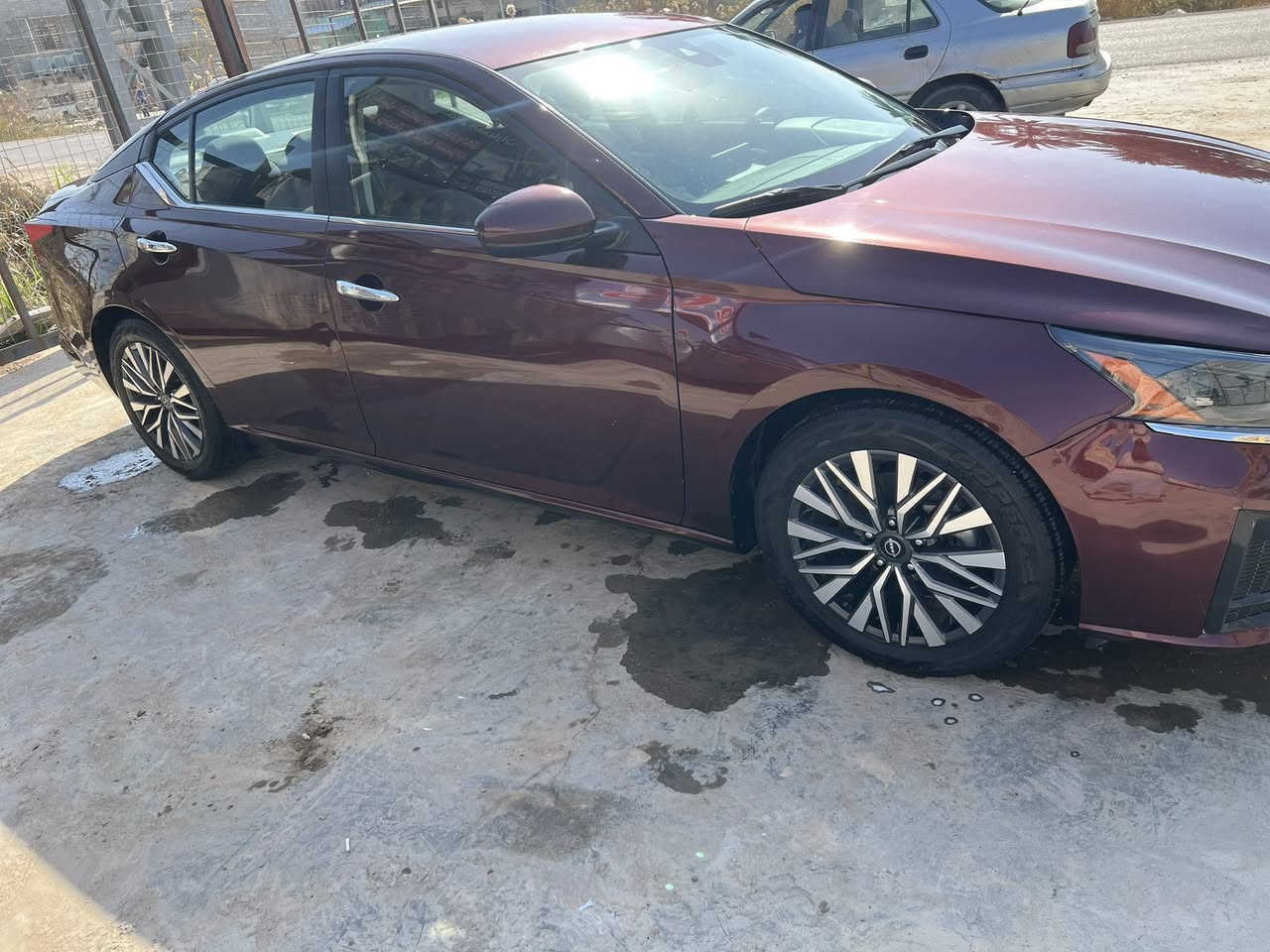 نيسان التيما 23 أربيل  ماشيه 98 حادث داخل المنشور المكان بعقوبه *********** السعر 170 وبيها مجال شي بسيط
