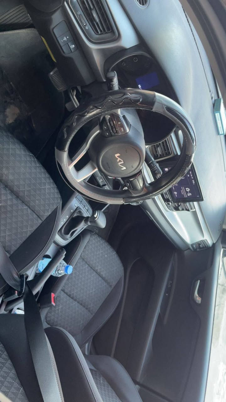 كيا ريو 2023رقم بغداد بدون ايرباك ماشية30الف سعر125 عنوان بغداد
***********
