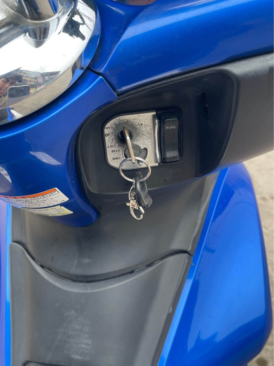 السلام عليكم للبيع دراجه pcxجيل الاول دراجة مال رمبه مديل18 ماشية٢٣ الف ماخذها رمبه الدراجه وأعلى ايدي حجم مكينه 150ياباني الاصلي دراجه جديده مال جناي وعلئ ايدي
ياباني الاصلي دراجه كامله ستان كهربائي تدفئه بل يدات حساس ازدحام سويجات ٢حرف Aدراجه جديده الدراجه مكينه لوك شلعه معدل خير من اللّٰه دراجه تكول جديده بمعنئ الكلمه واحلا من الصور مال جناي المكان بغداد دراجة مكفوله اي نقص مابيه
السعر١٥٠٠
مليون و٥٠٠ قفلها
اي استفسار *********** بغداد, العراق
