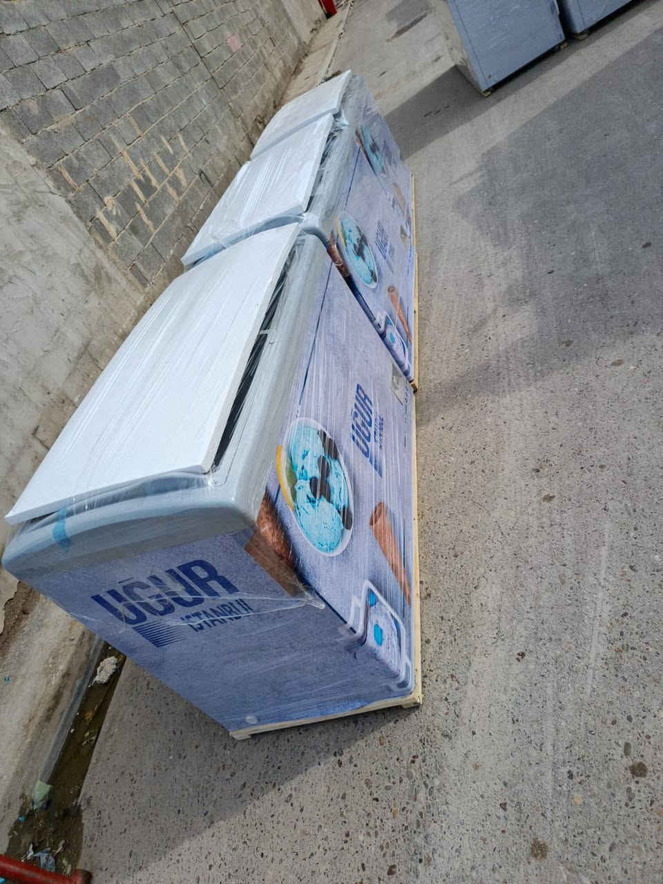 السلام عليكم عارضات عامودي بابين و بطحي جديد ضمان سنه صيانه العنوان بغداد حي البتول ***********
