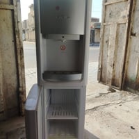 براد مياه • نضيف • قفل