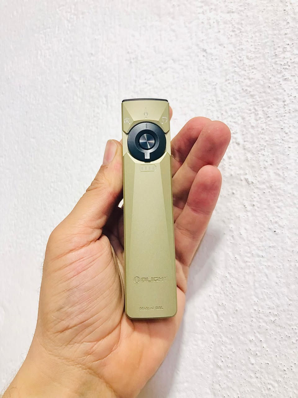 لايت ماركة اولات 3 في 1
OLIGHT Arkfeld Ultra 1400 Lumens EDC Flat Flashlight, Rechargeable Compact Pocket Flash Light Combines White LED, UV and Green Beam, Triple Sources Perfect for Checking, Working (Olive-Green)


**إذا كنت صاحب هذا الإعلان وتريد حذفه لأي سبب، رجاءا أرسل رسالة إلى الدعم الفني**
