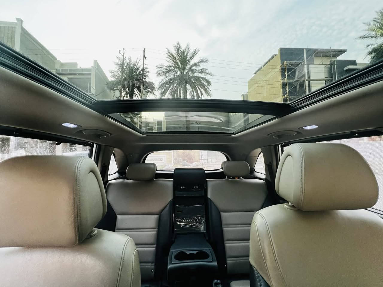 من رخصه الادمن المحترم
السلام عليكم ورحمه الله وبركاته 
سورنتوا  موديل 18 فوول مواصفات مكفوله ماشيه 86 km فور ويل بانوراما اربع وضعيات قياده السياره مال بيت بالعافيه عل الياخذها 
منظومه تشغيل عن بعد 300 $
تخم تاير كوري وباتري جديد وحداديه صدر جديد وخلفي كذلك جديد 
رقم بغداد دولي باسمي مكاني بغداد الكرخ شارع الربيع  وبيها مواصفات بعد كشن كهرباء 
منظومه زنون وكلوبات كلها مستوردها من امريكا 
بيها طخه بكراج البيت كد إصبعين مصلح بارد بدون اي صبغ 
تبريد ٣ قطع محرك كبير 3600 ٧ راكب 
فابلون الشركه بعده بيها
كشنات الخلفيه نايلون الشركه 
سبير الشركه الدوليه بعده بيها
غير متواجد عل الفيس 
*********** الشراي الجناي يتصل
