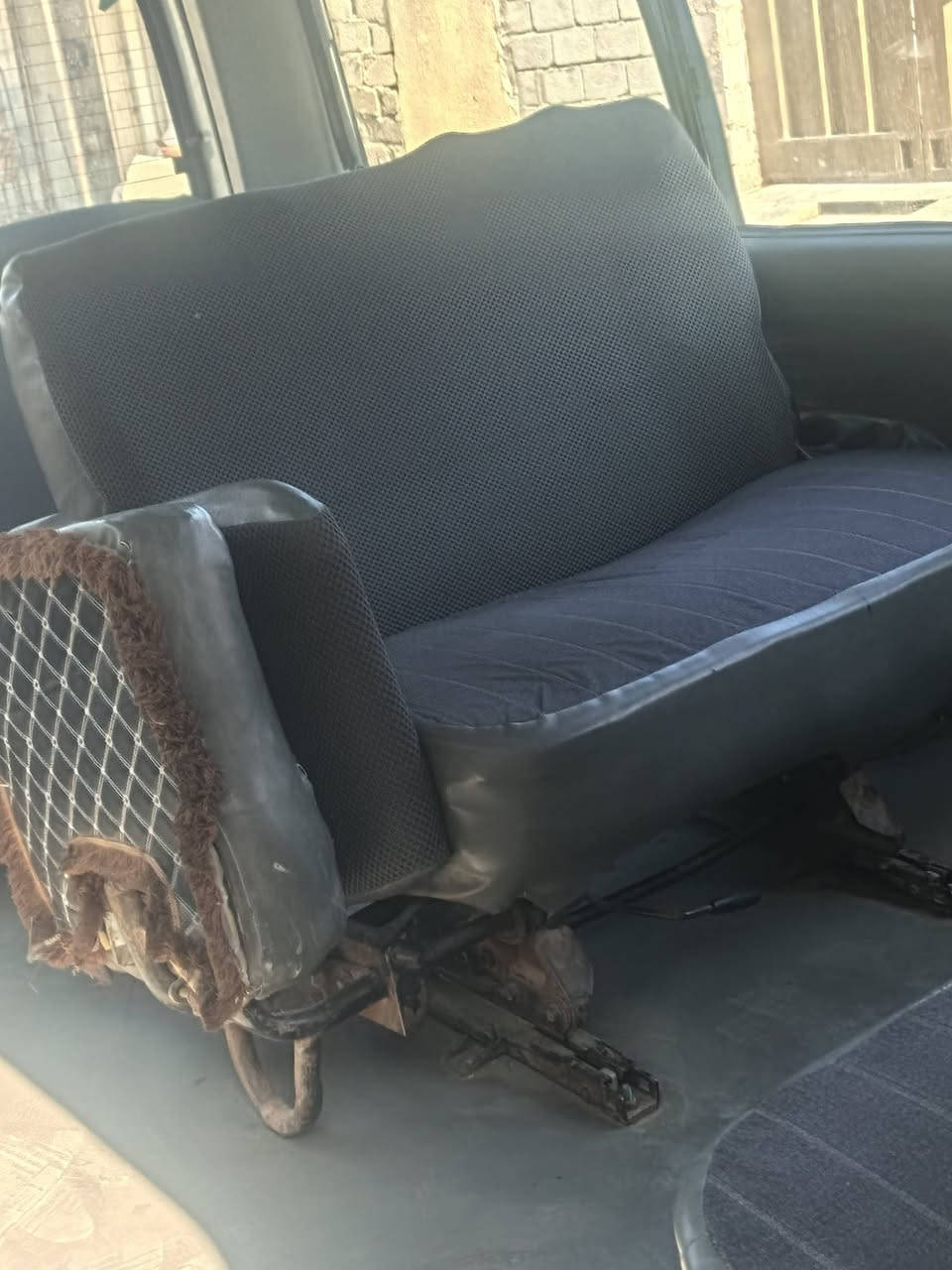 بريجو موديل ١٩٩٧ مكينه بيه بخار معمره عام ب٥٠ وبيه مجال رقم انكليزي بغداد 
***********
