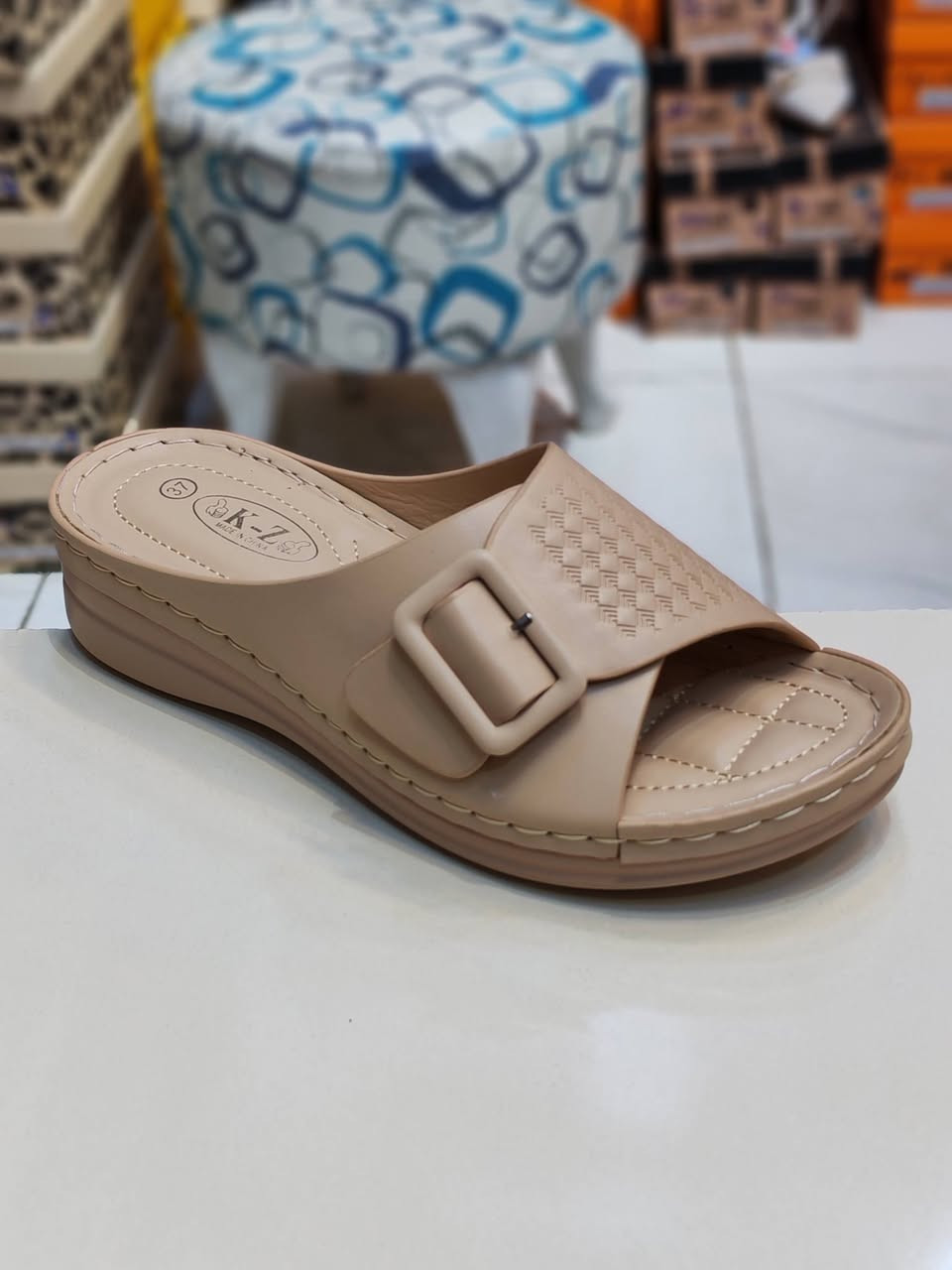 #جديد
سعر القطعة 💥 10000 الف 💥
شحاطة كعب 2سم طبي خفيف الوان المعروضه فقط
#العنوان خانقين مجمع الحاج قاسم خلف مجمع حبيب مول
توصيل جميع المحافظات وداخل خانقين واتس ***********
احذية و حقائب بشار
