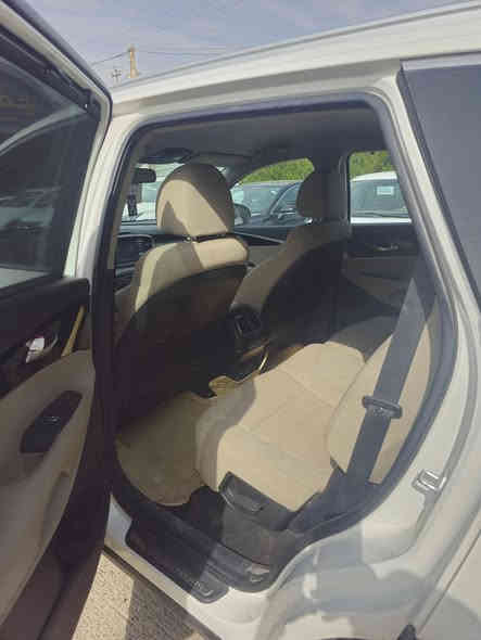 السلام عليكم سورنتو ٢٠ خليجي فول عدا الفتحة سيارة كولش حلوة ونظيفة لاضربة ولا صبغ ولا تعديل ..اربيل *********** سعر ٢٥٩ بي مجال قليل
