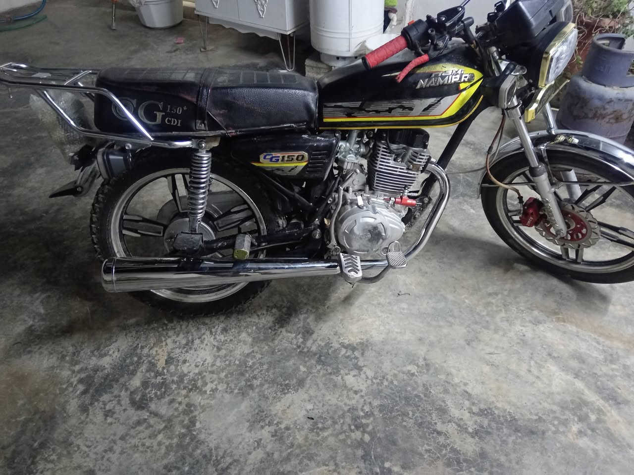 5كیر نامي تو برو مكینة 200cc كبس عمبار كلج بریك امامي شغال كهربائیات كامل شغال  
لا صرف ولا بخار سعر 500 وبي مجال ***********
