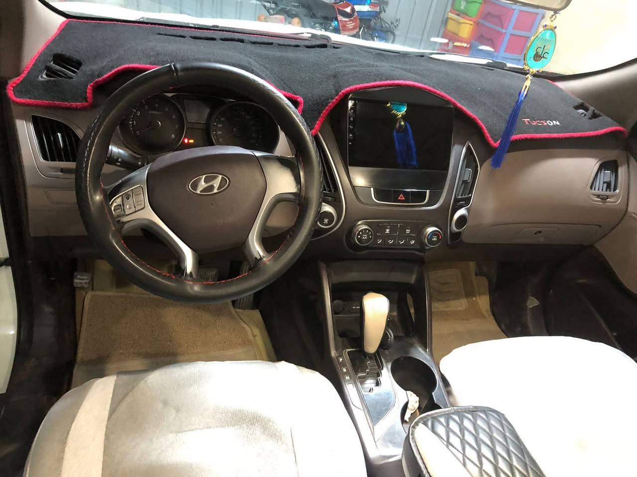 السلام عليكم اخوتي 

توسان 2010 لون ابيض  مكفول التبديل فقط الي موضح بلسونار مواصفات تحكم ستيرن جهه بنوراما مكينه 2400 محرك كير وتايرات جديده سياره ما ناقصها شيء الشراي يتصل وبلخدمه مكلف بلنشر 
***********
