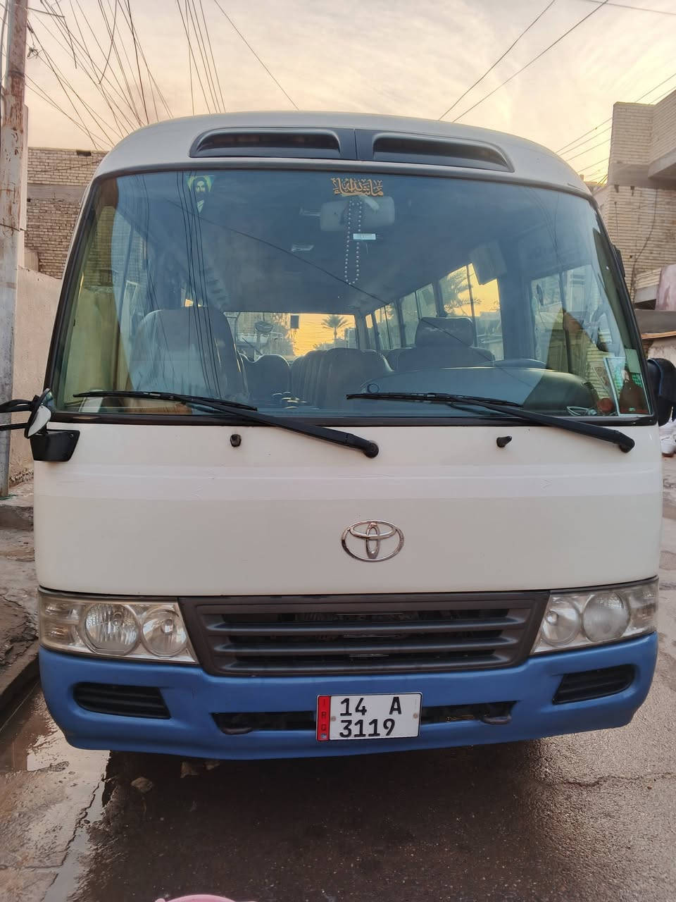 السلام عليكم كوستر تويوتا موديل 9 البيع مكان بغداد السعر 240$بيه صغ بل زرق جماليه باسمي تحويل ثاني يوم بيه مجال ***********

