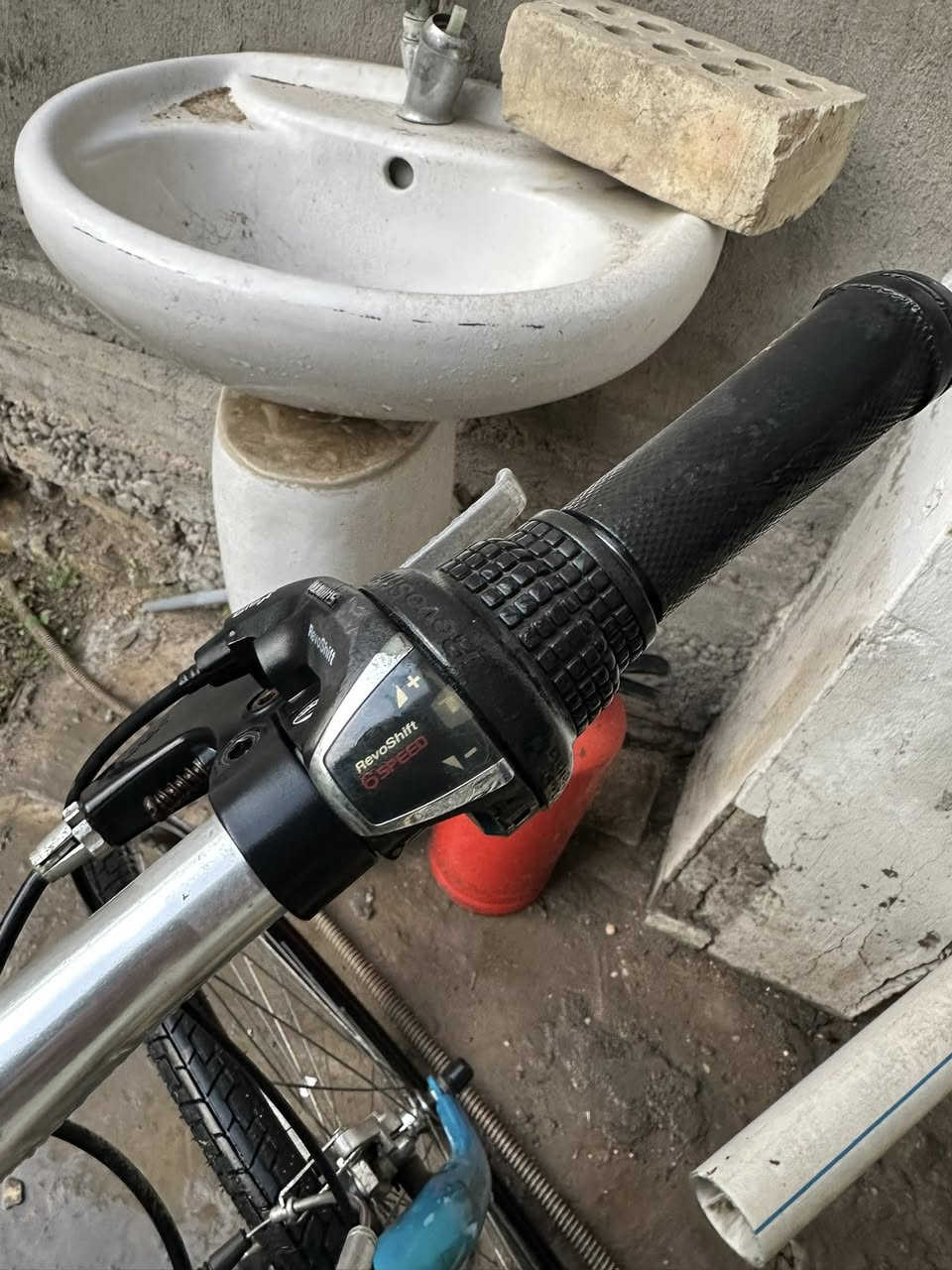 بايسكل رينو ست سرعات مابي ايشي نظيف تايرات جديدة البايسكل سليم من كلشي مابي اي نقص سعره 180 ومبي مجال بغداد المنصور 
***********
