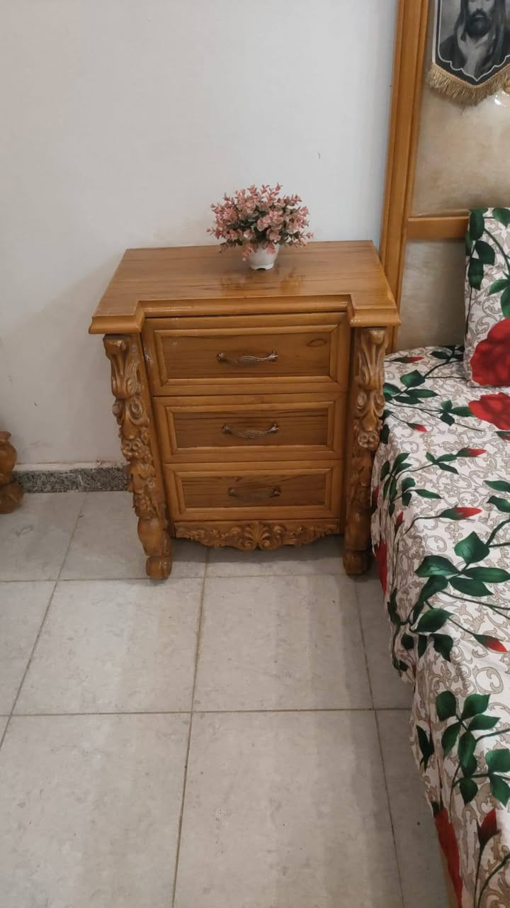 السلام عليكم 
غرفه تفصال جديده خشب عراقي ثقيل 
السعر مليونين ونص
العنوان بغداد الحبيبه


**إذا كنت صاحب هذا الإعلان وتريد حذفه لأي سبب، رجاءا أرسل رسالة إلى الدعم الفني**